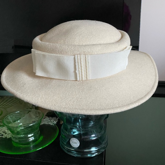 Vintage Cream Small Brim hat - Picture 4 of 4